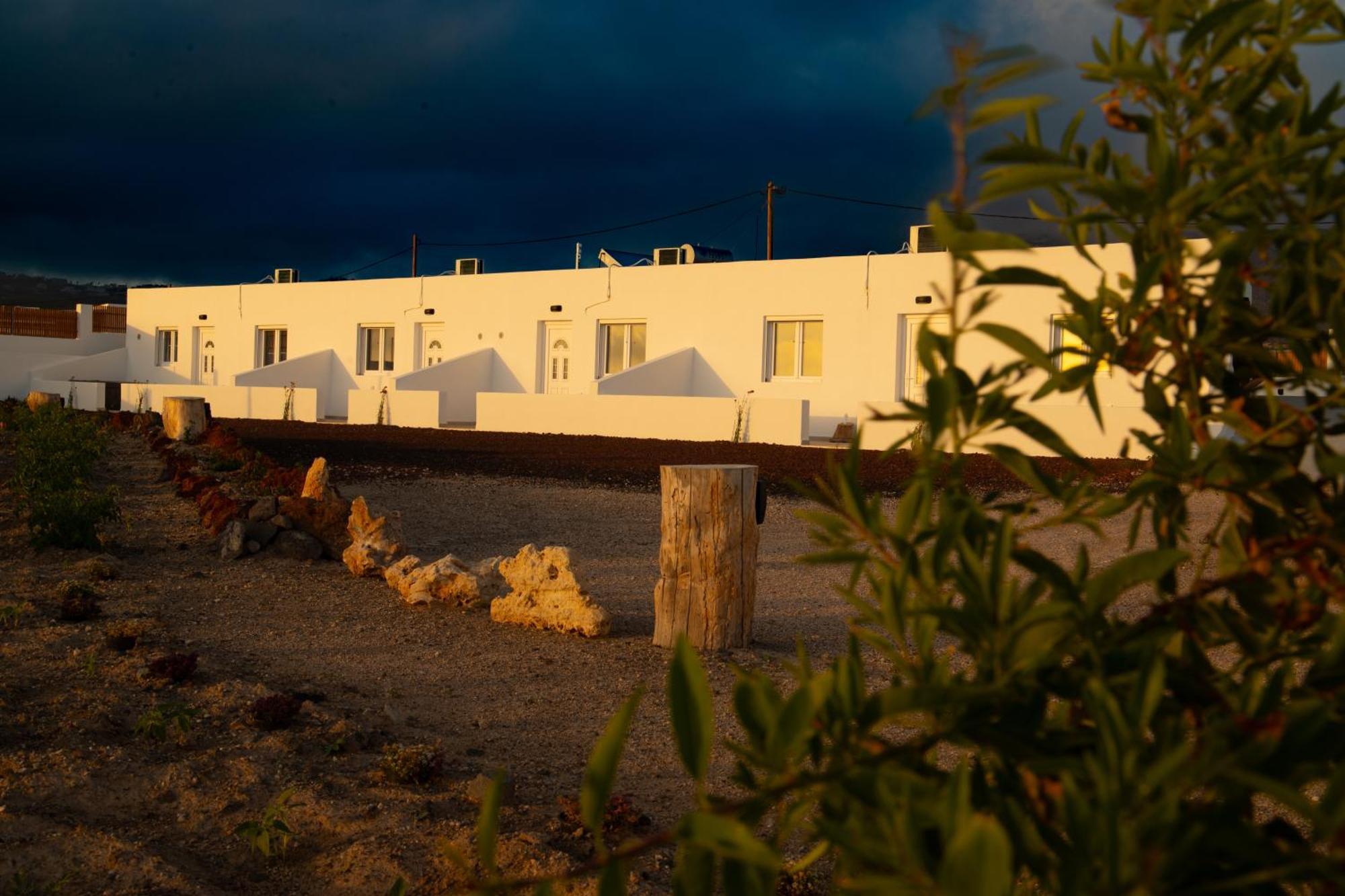 Calma Eco Houses Sunset View Emporio  Bagian luar foto